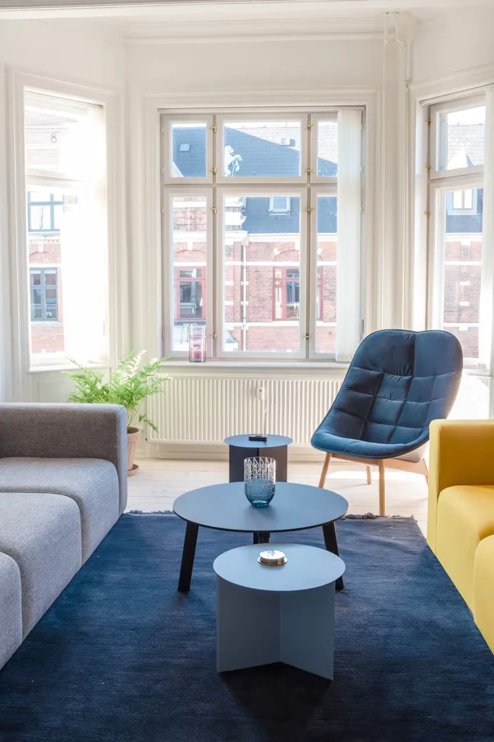 Habitación asequible para estudiantes con buena iluminación en