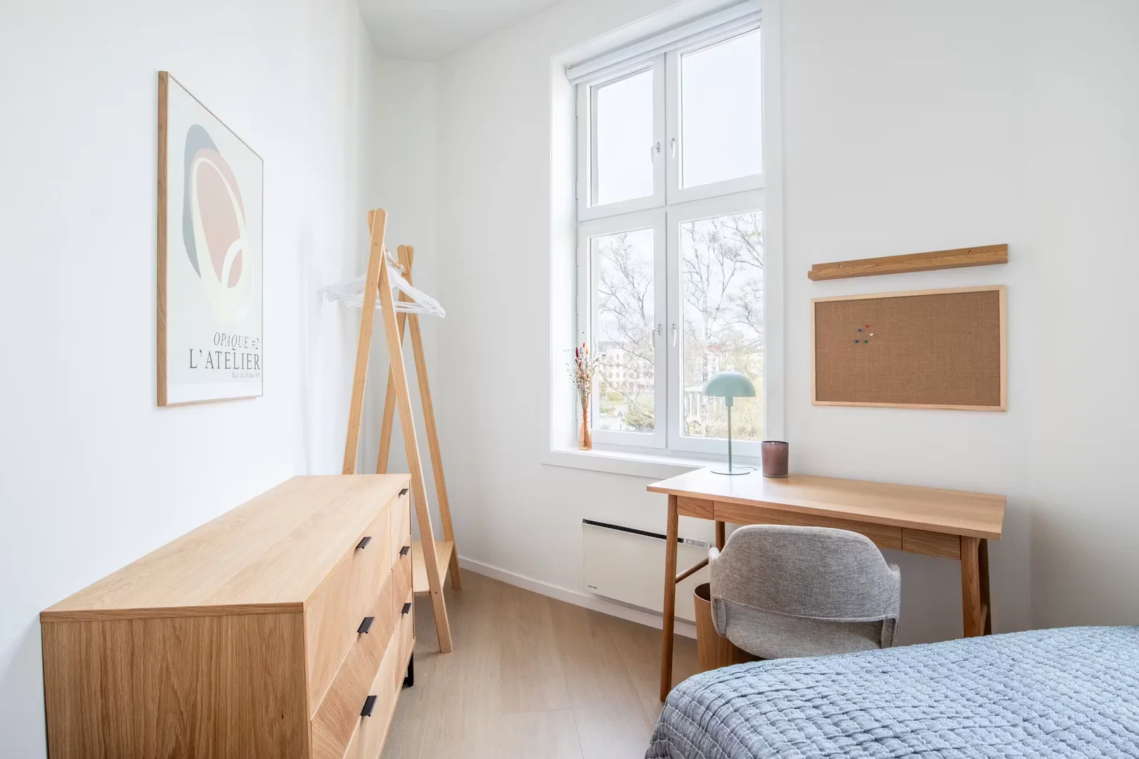 Chambre abordable pour les étudiants avec un bon éclairage dans 