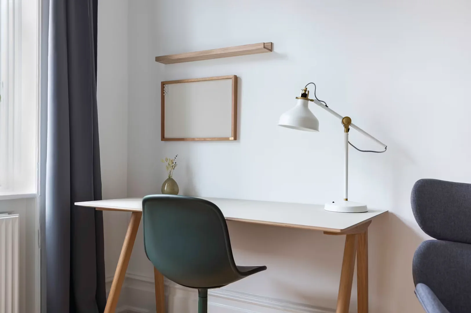Chambre confortable pour étudiants disponible dans 