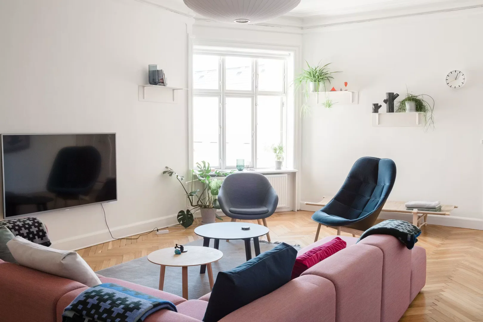 Quarto de estudante em  com área de estudo e instalações partilhadas