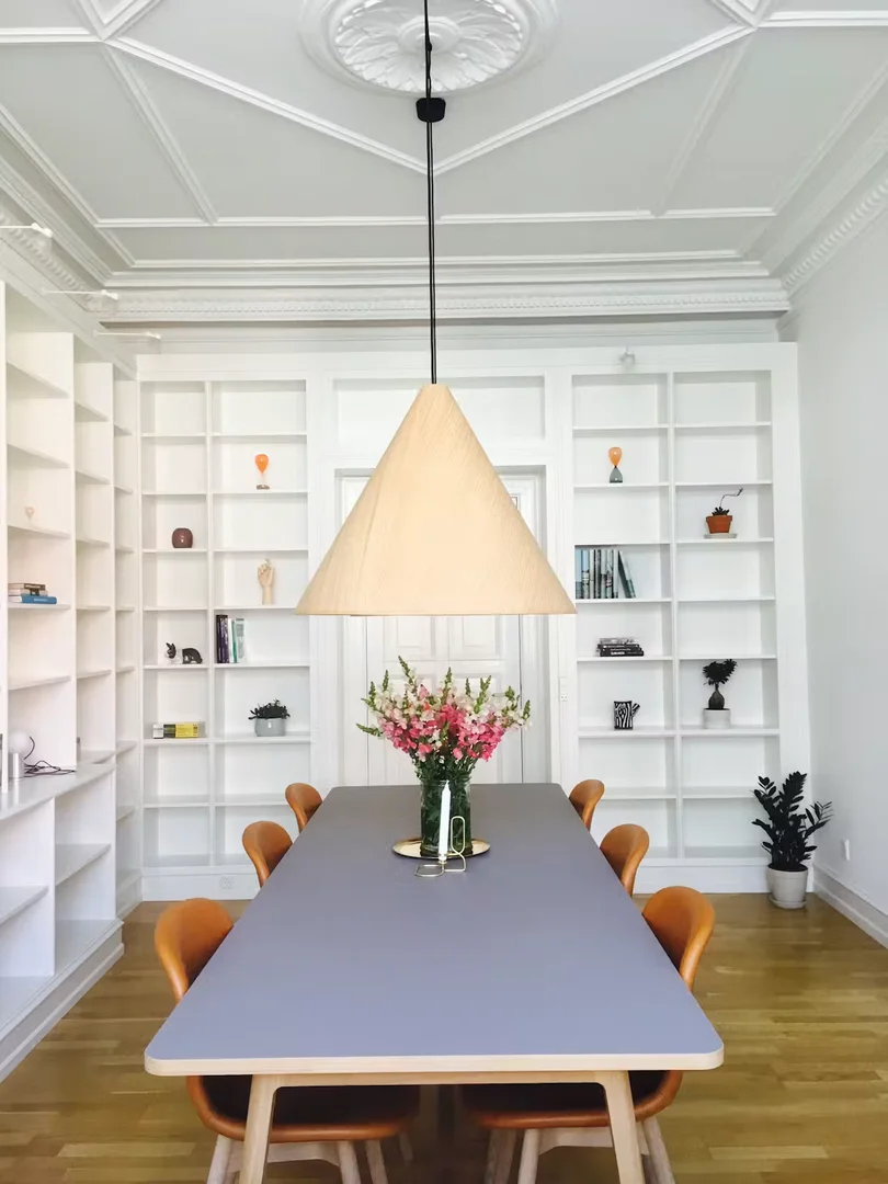 Bright and airy student room with easy university access in 