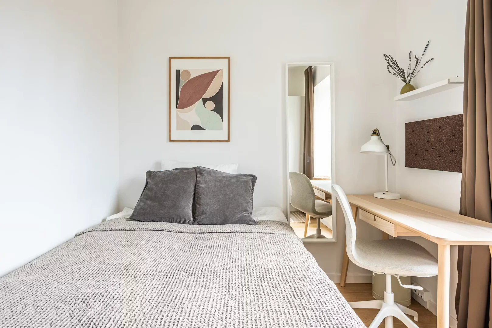Budget-friendly student room close to campus in