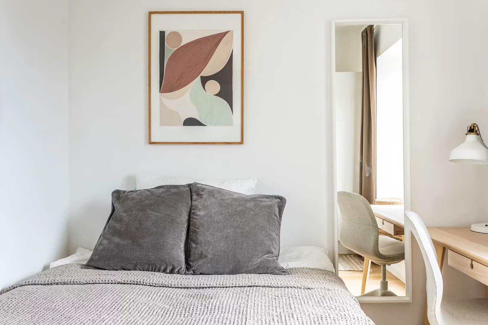 Room for rent in student apartment in , fully furnished