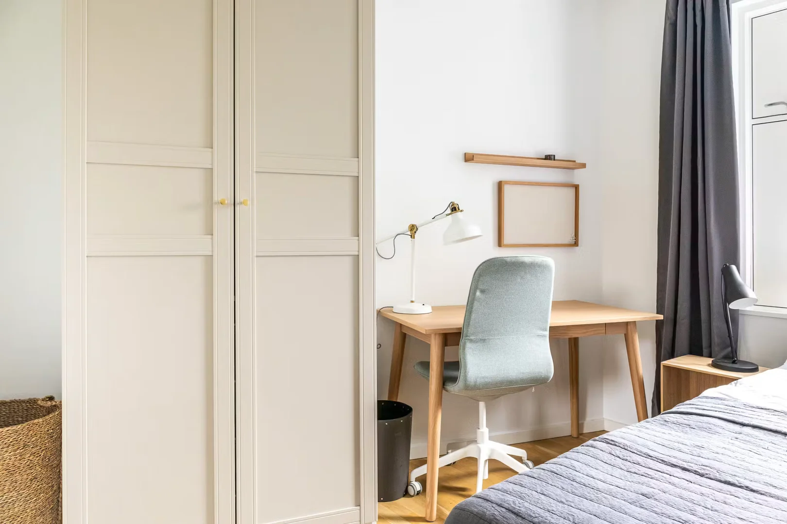 Habitación asequible para estudiantes con buena iluminación en