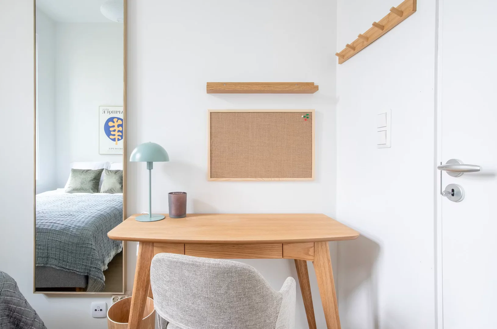 Comfortable and spacious student room in 