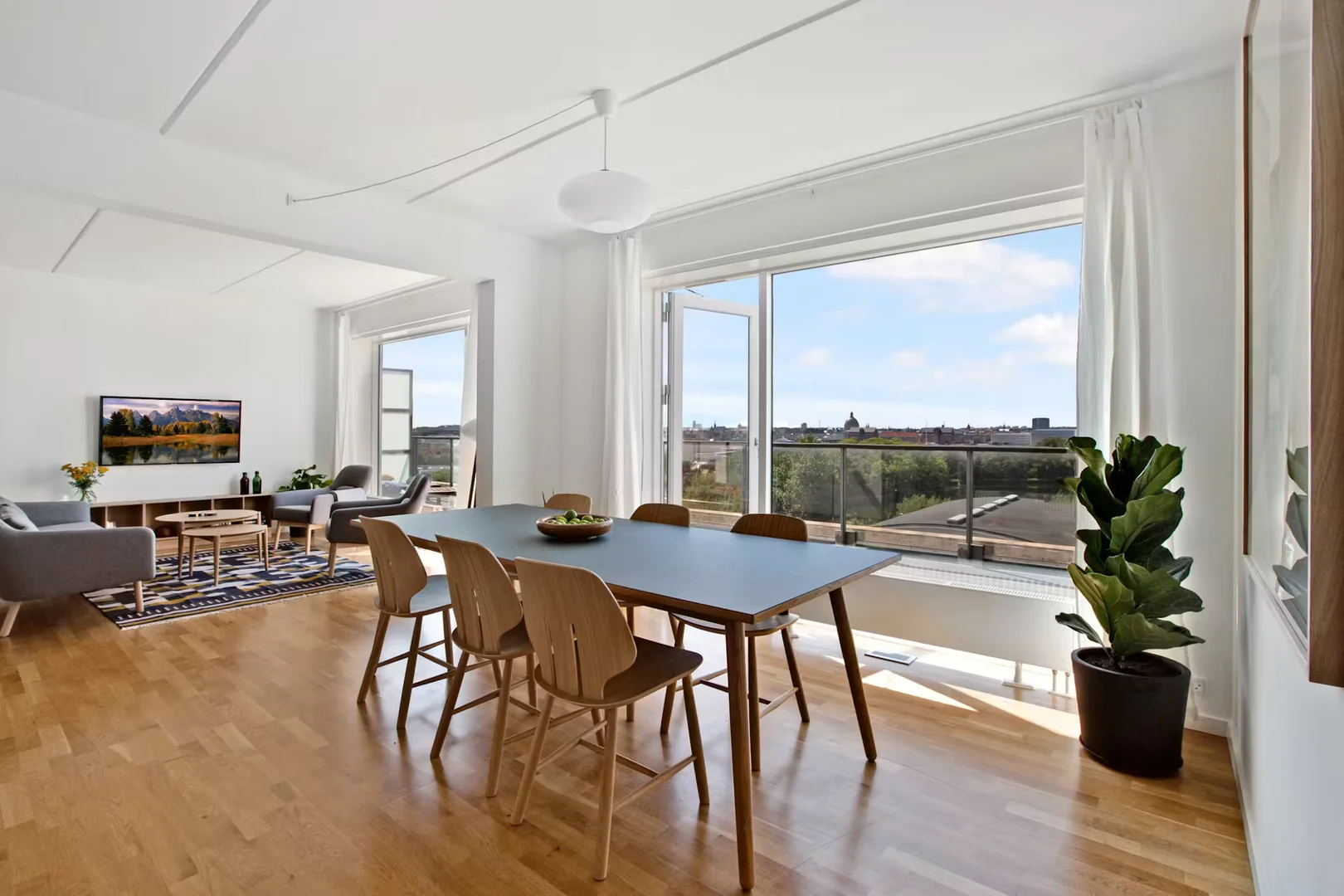 Habitación estudiantil amplia y cómoda en 