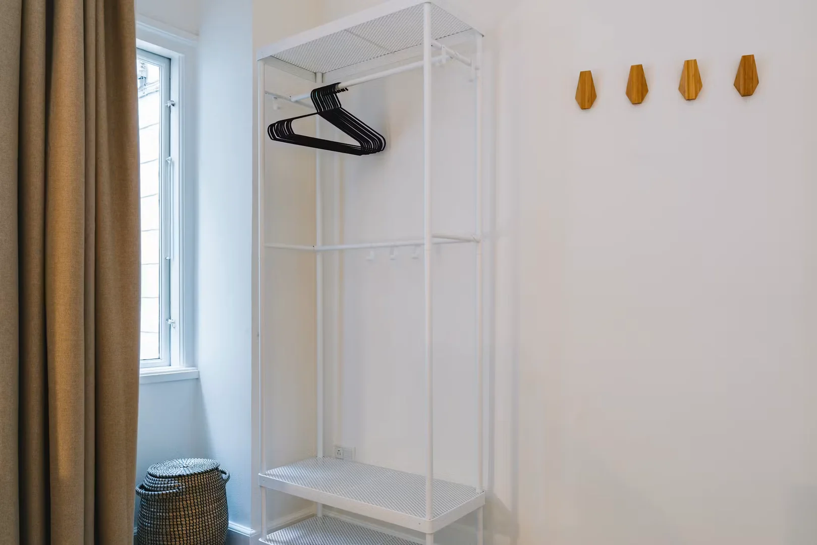 Student-friendly room in  with modern amenities