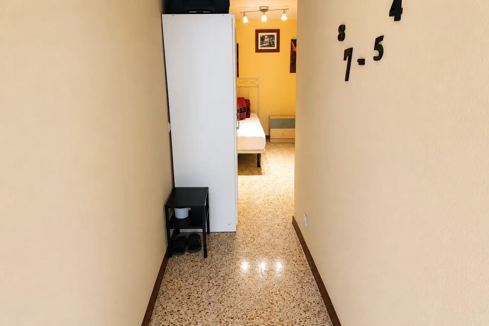 Chambre confortable pour étudiants disponible dans 