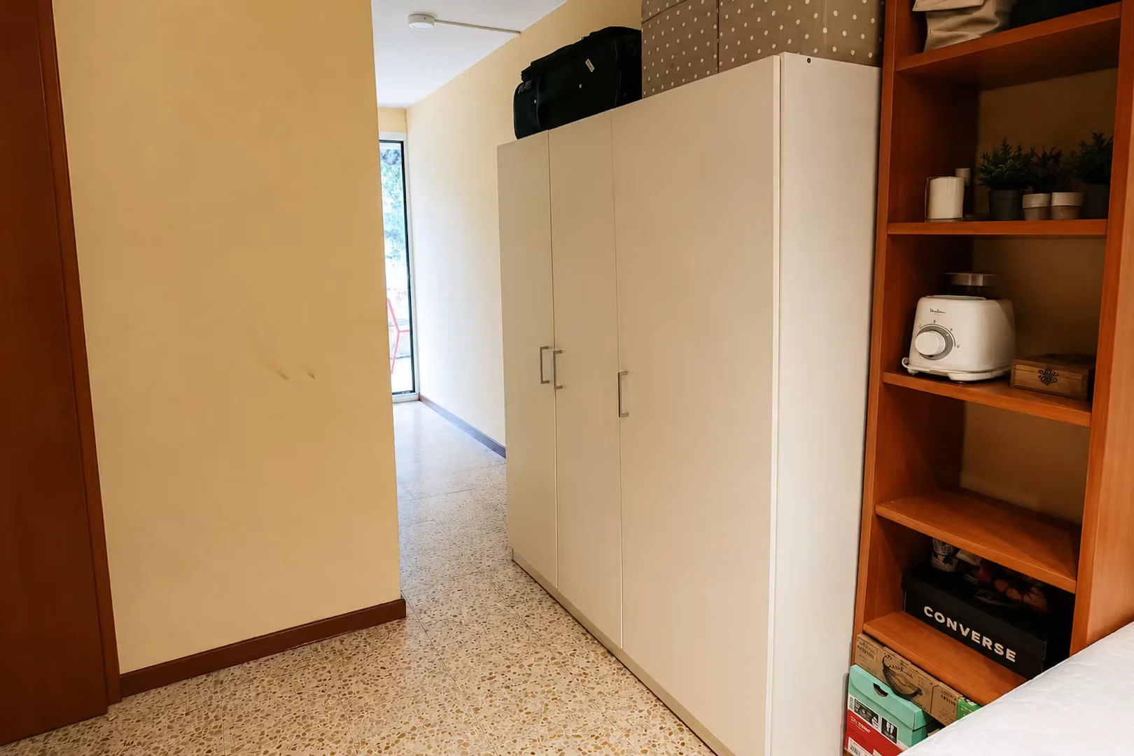Chambre confortable pour étudiants disponible dans 