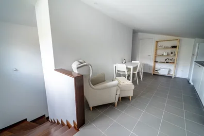 Chambre privée à Rua da Estrada Nova, , image 3 de 10
