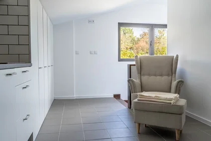 Chambre privée à Rua da Estrada Nova, , image 9 de 10