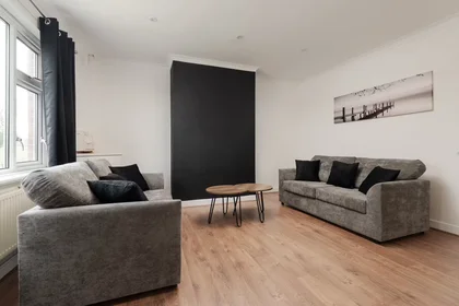 Entire apartment at MacDonald Avenue, Farnworth, image 1 of 10