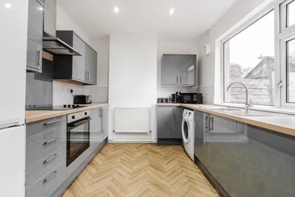 Entire apartment at MacDonald Avenue, Farnworth, image 4 of 10