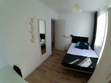 Özel oda konumu Carrer Antiga Travessera, 08906 L'Hospitalet de Llobregat, Barcelona, Spain, 1 16 görüntüsü