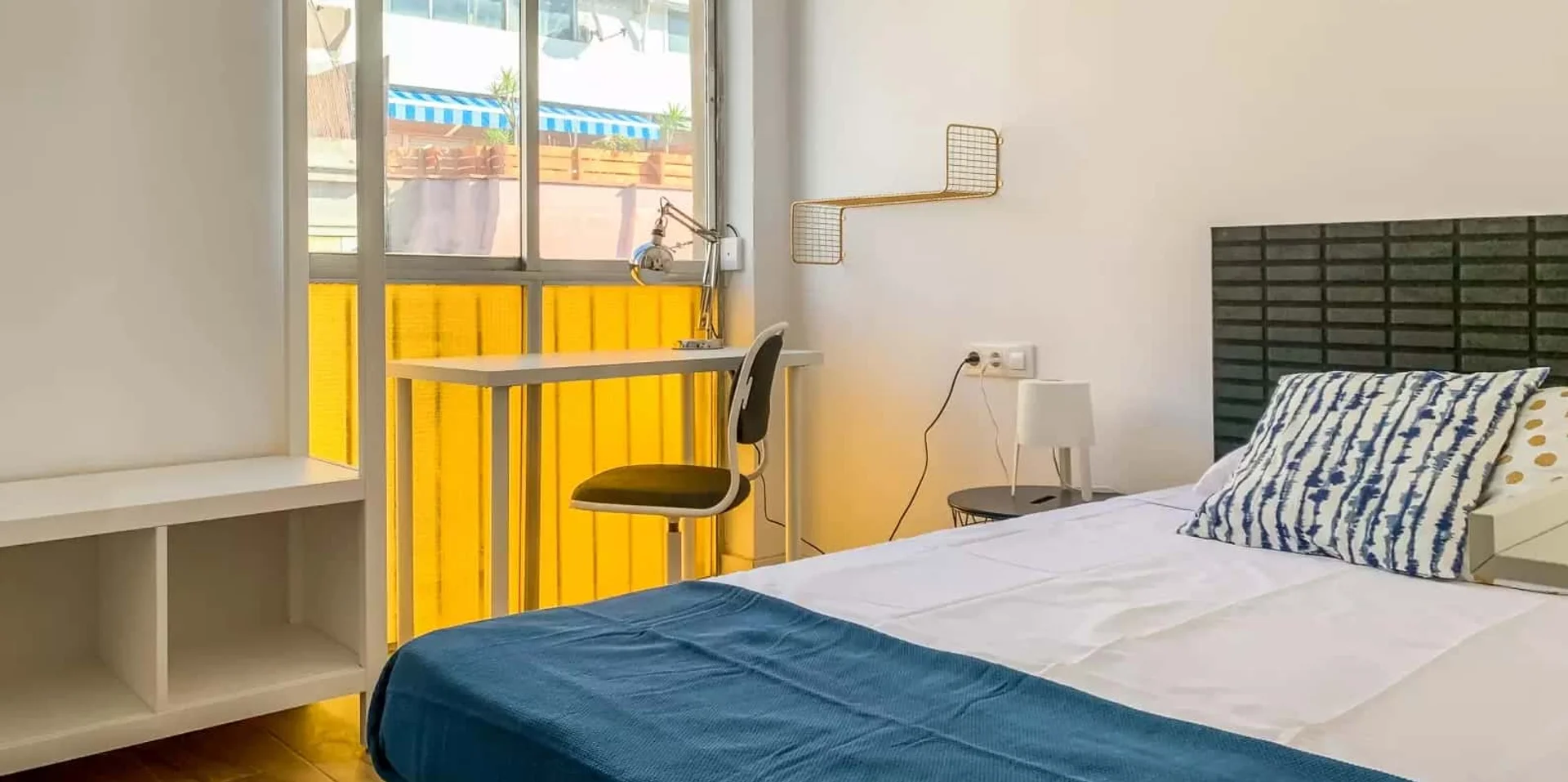 'de öğrenci dairesinde, tamamen mobilyalı kiralık oda