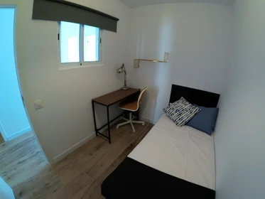 Özel oda konumu Carrer Antiga Travessera, 08906 L'Hospitalet de Llobregat, Barcelona, Spain, 1 15 görüntüsü