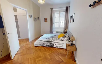 Room for rent in a shared flat in {area}