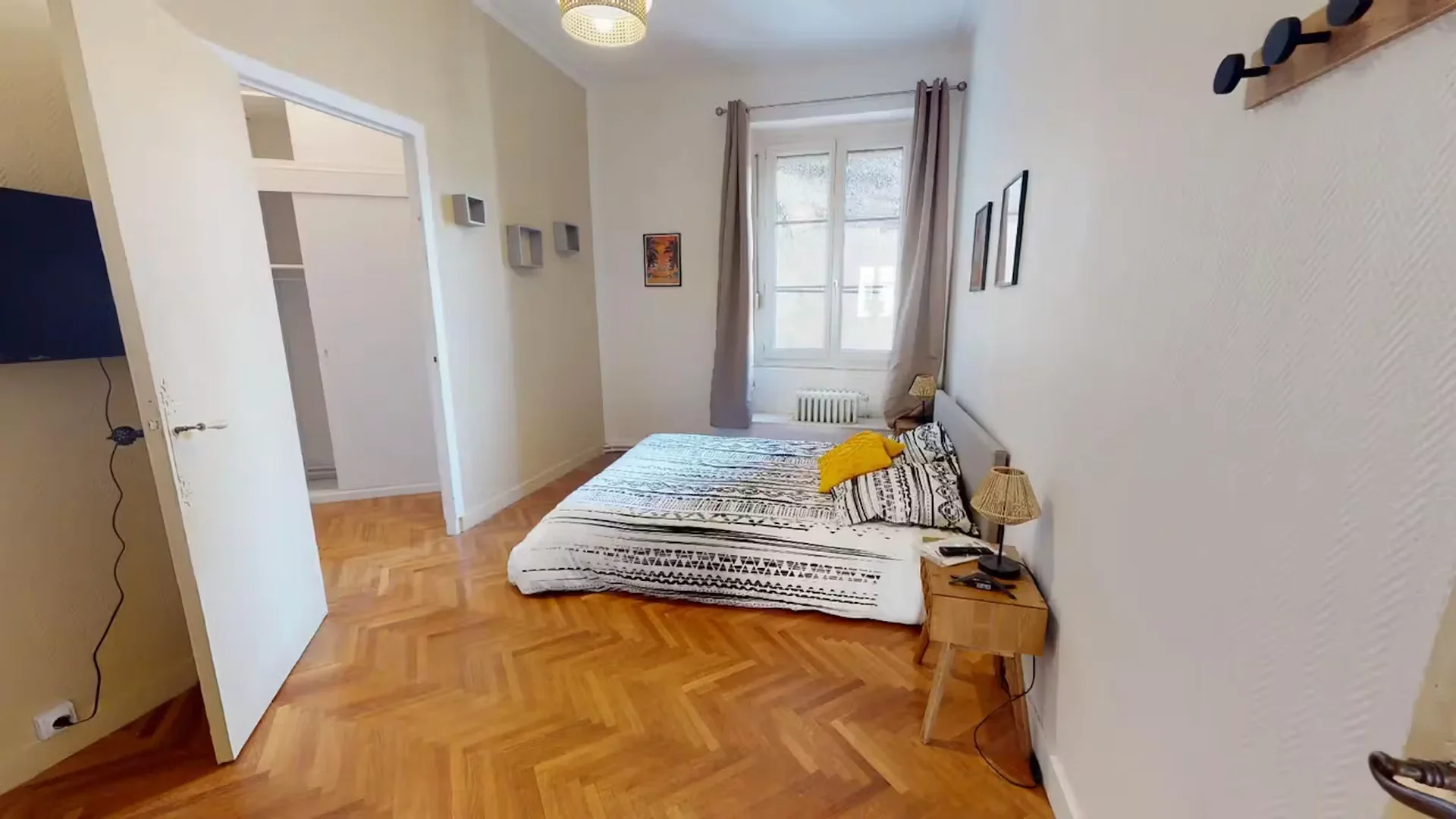 Budget-friendly student room close to campus in 