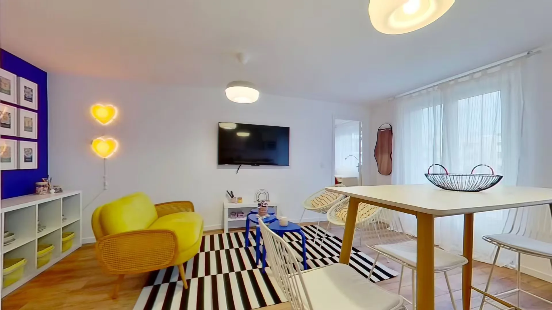 Habitación estudiantil luminosa y aireada con fácil acceso a la universidad en 