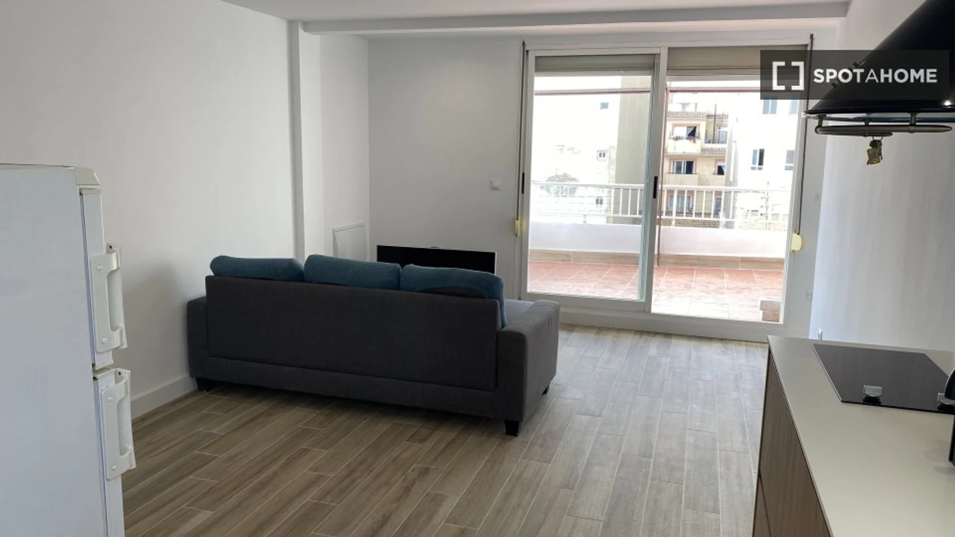 Renting rooms by the month in Alicante