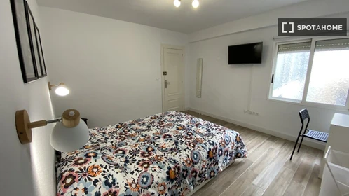 Quarto para alugar com cama de casal em Alicante