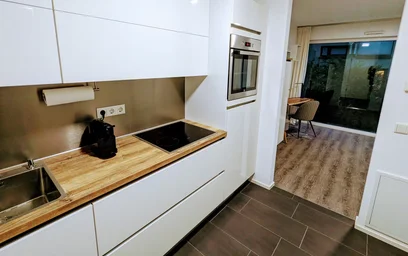 Logement avec 3 chambres à {area}