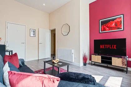 Entire apartment at High Street, Canterbury, image 5 of 10