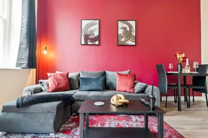 Entire apartment at High Street, Canterbury, image 7 of 10
