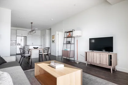 Dairenin tamamı konumu N Addison Ave, , 3 10 görüntüsü