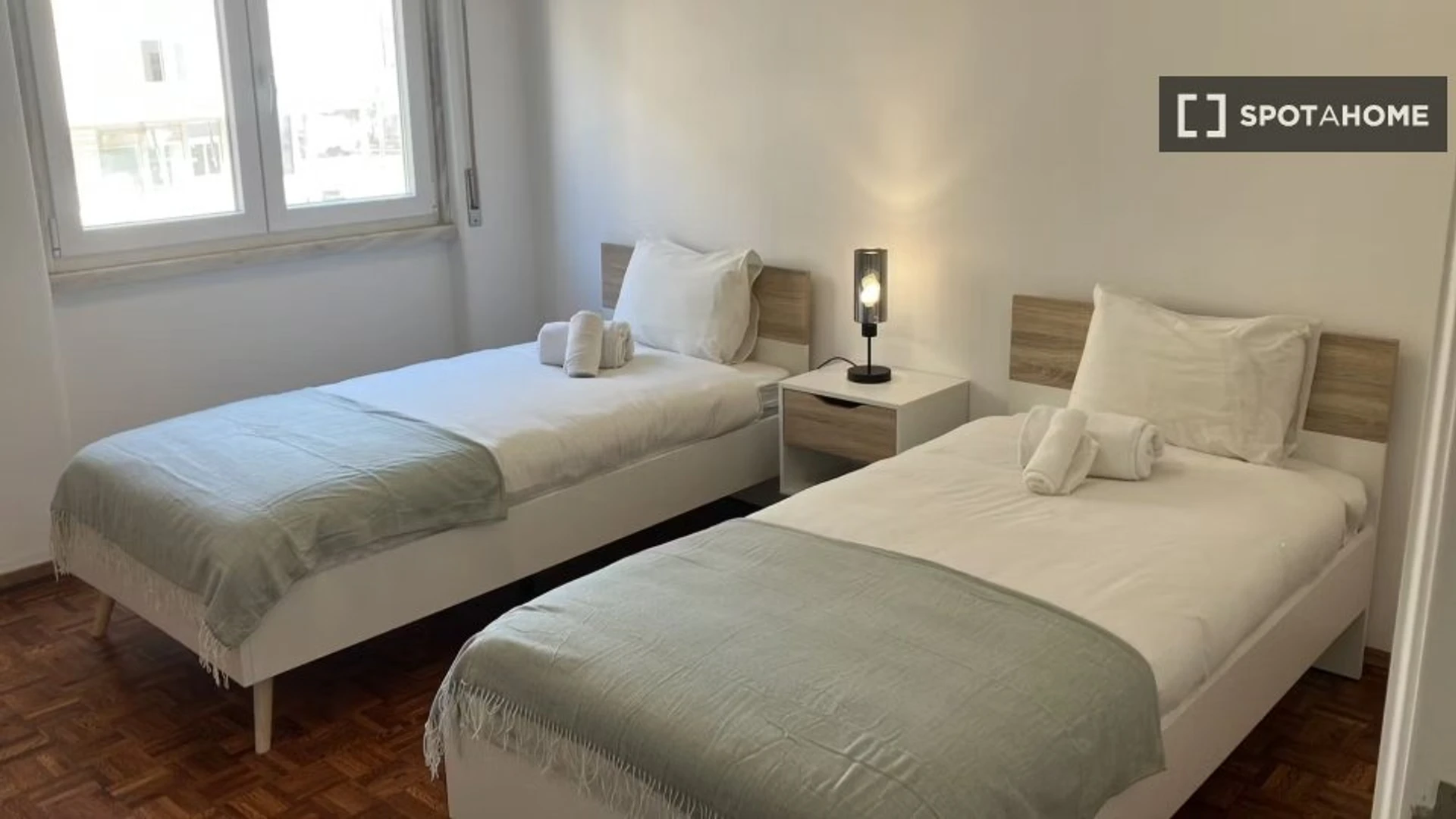 Entire fully furnished flat in Estoril