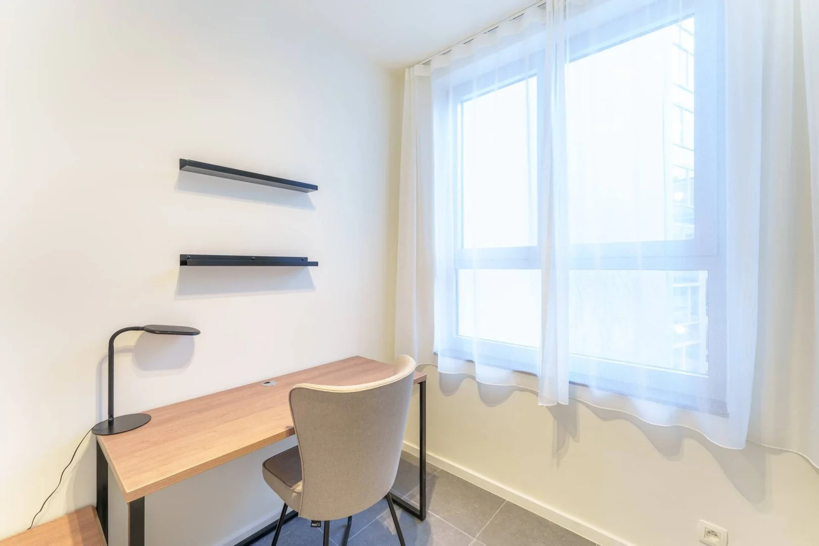 Habitación acogedora para estudiantes disponible en 