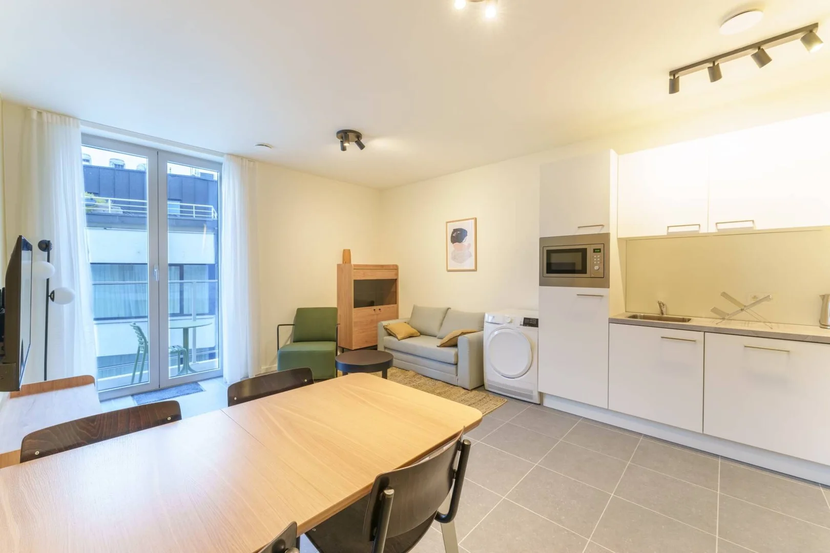 Habitación estudiantil amplia y cómoda en 