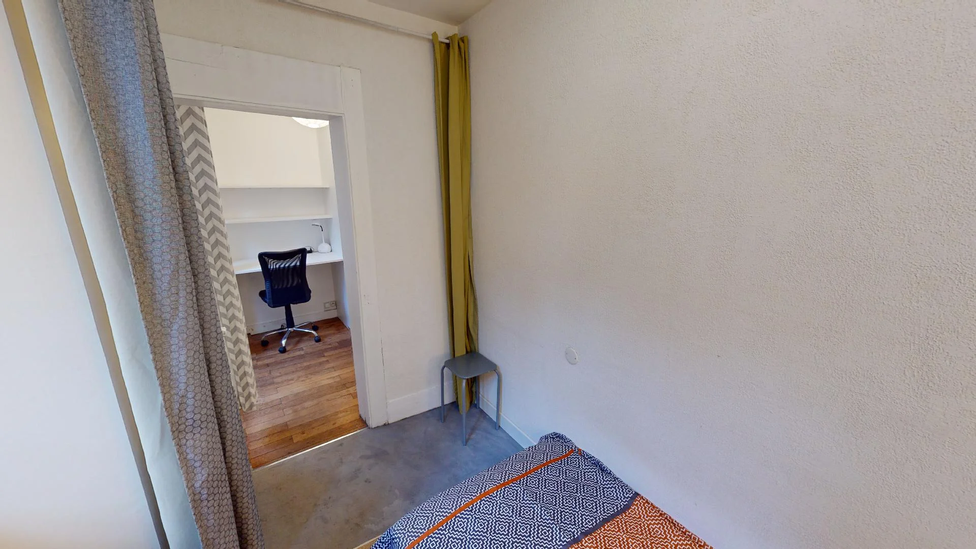 Comfortable and spacious student room in 