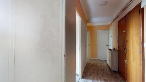 Private room at 45 Boulevard Gambetta, image 21 of 28