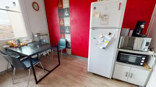 Private room at 45 Boulevard Gambetta, image 23 of 28