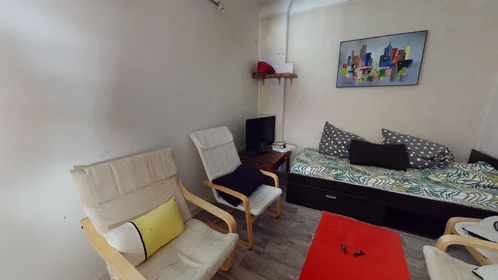 Private room at 45 Boulevard Gambetta, image 25 of 28