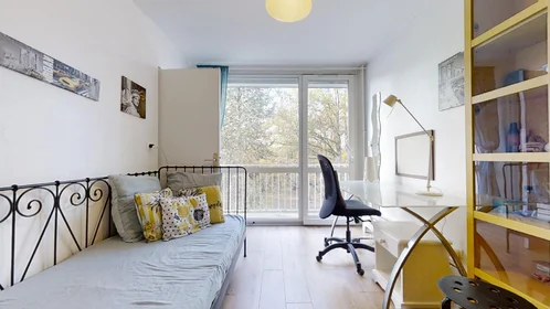 Özel oda konumu 2 Rue Des Châteaux Saint-Sylvère, Cergy 95000, 1 10 görüntüsü