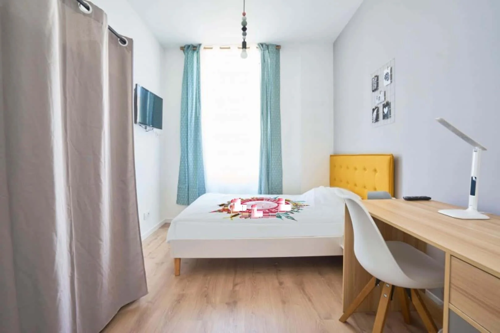 Chambre conviviale pour les étudiants dans  avec des équipements modernes