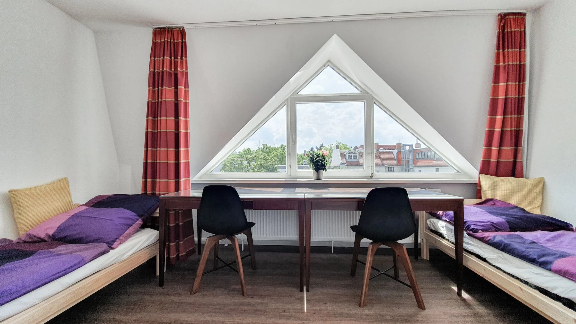Bright shared room for rent in berlin