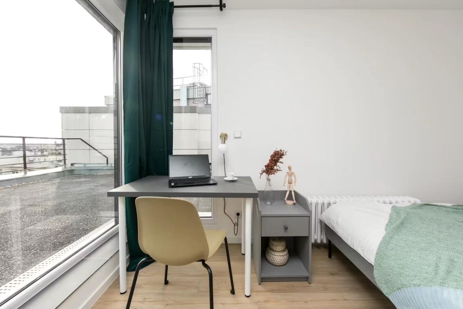 Habitación asequible para estudiantes con buena iluminación en 