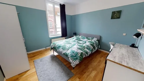 Private room at Rue du Marquisat, , image 2 of 10