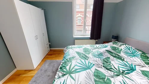 Private room at Rue du Marquisat, , image 3 of 10