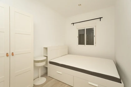 Chambre à louer avec lit double Lisboa
