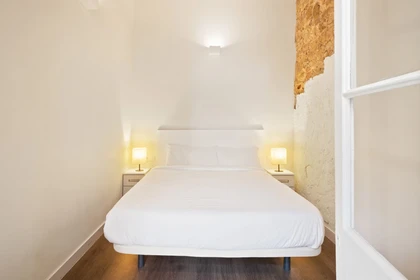 Alojamiento con 3 habitaciones en Barcelona