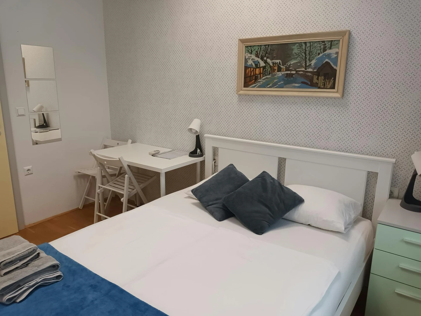 Chambre à louer dans un appartement en colocation à Ljubljana