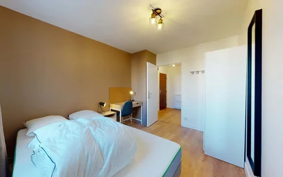 Quarto privado em 5 boulevard Vauban Montigny-le-Bretonneux 78180 FR, imagem 2 de 8