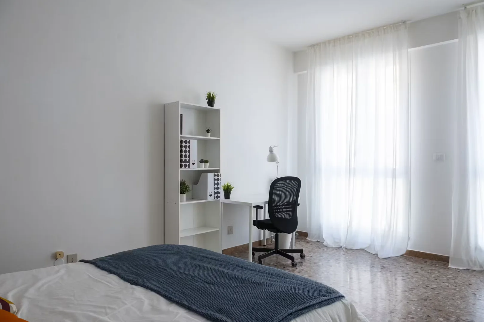 Komfortables und geräumiges Studentenzimmer in