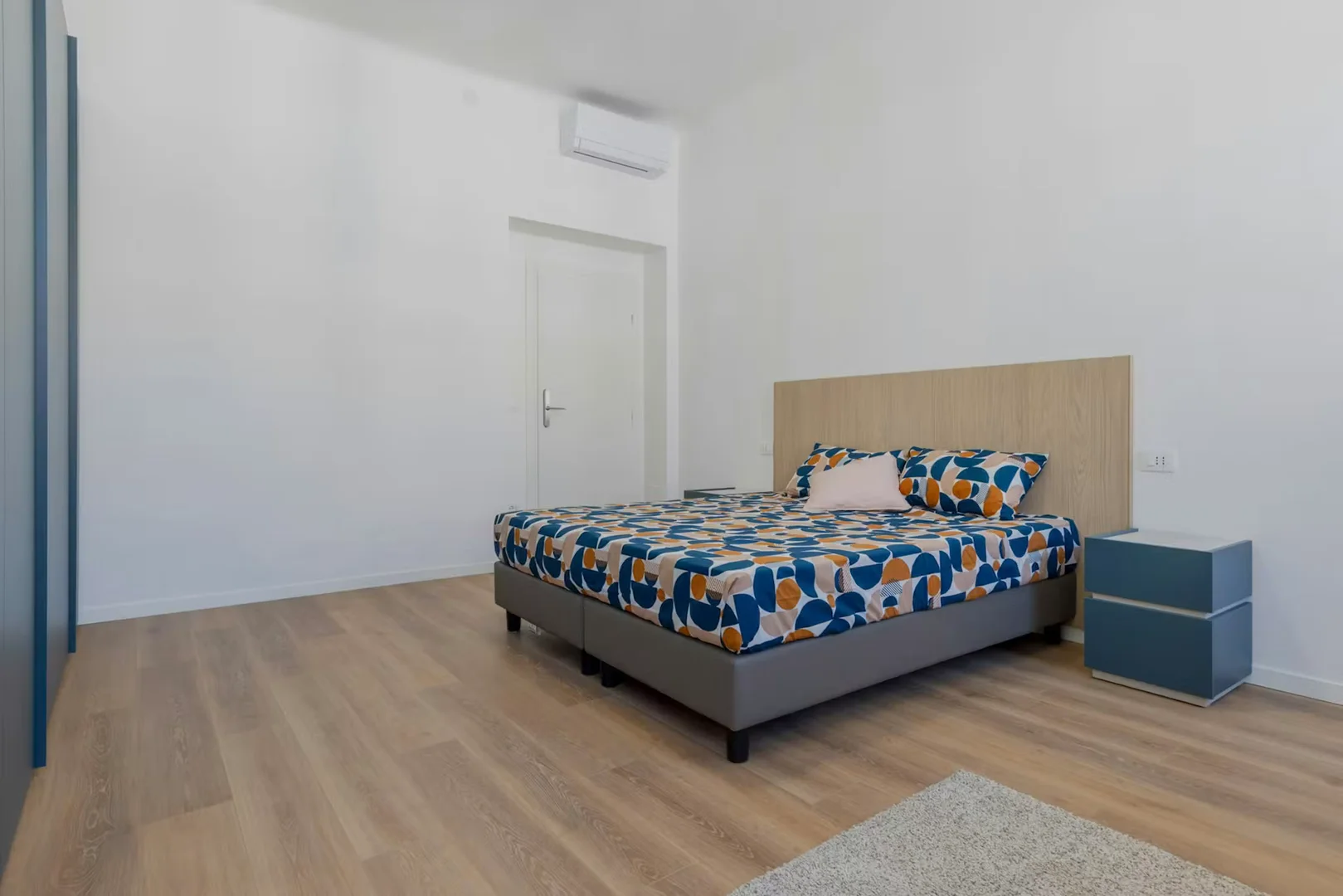 Camera per studenti in  con area studio e servizi in comune