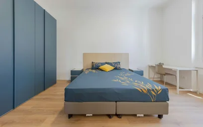 Room for rent with double bed {area}