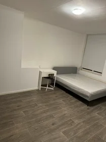 Appartamento intero in Hogenbanweg, Delfshaven, immagine 1 di 10